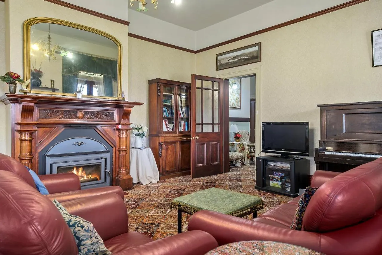 Orana House Bed and Breakfast Hobart 4*,